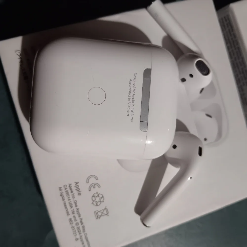 Apple itz airpods